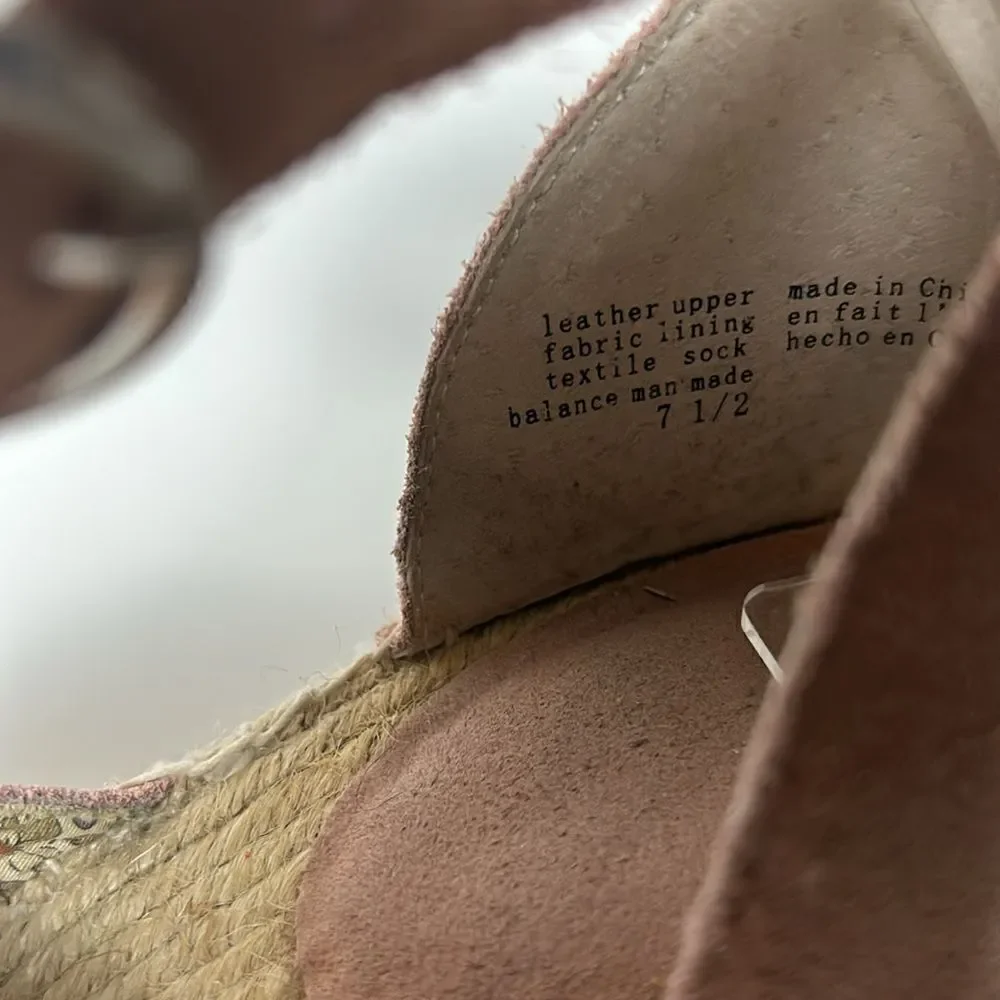 Women’s Seychelles Pink Suede Wedge Espadrille Sandal shoes Size 7.5 Peep Toe.
